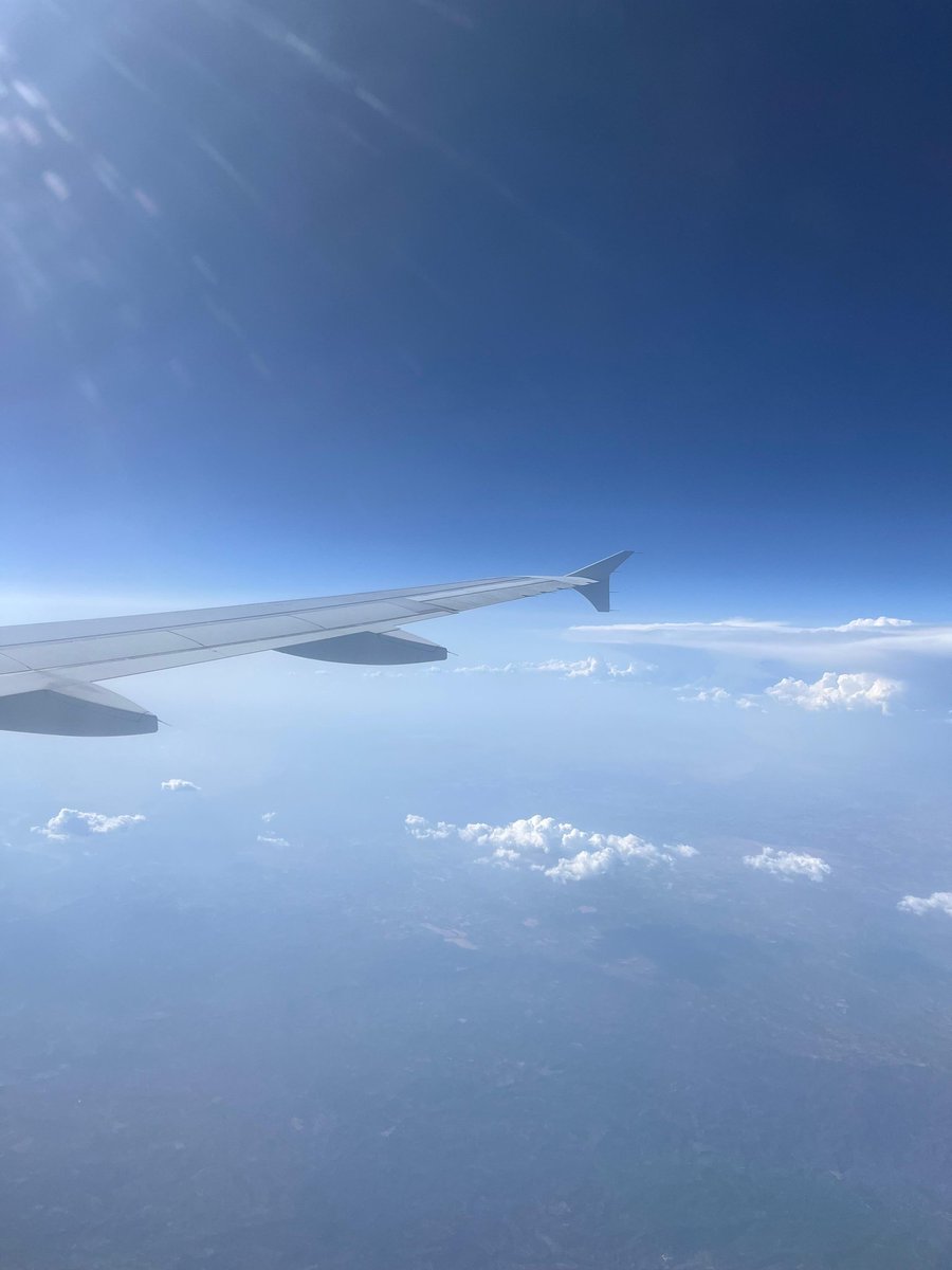 MeryST91's tweet photo. Allá vamos ✈️🧳 #Viena https://t.co/oijwJ8XYHb