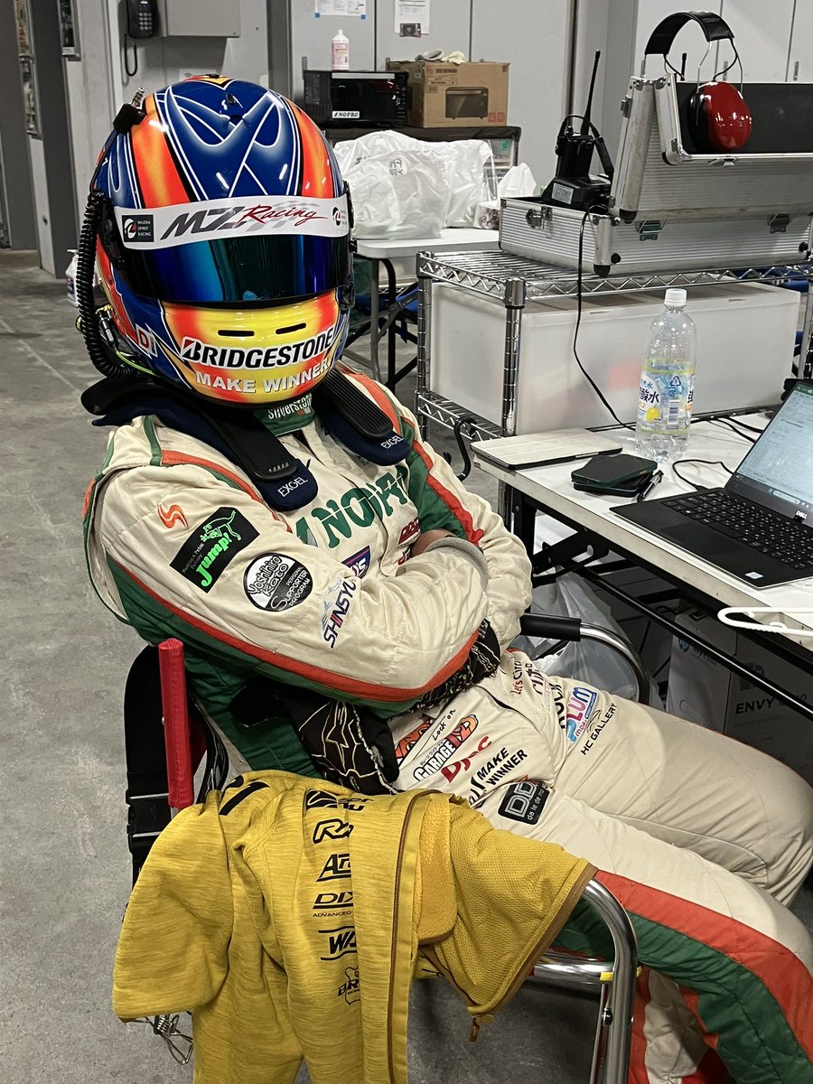 ボクもチェア愛用中です🪑 （全く伝わらない画像←） #alpinestars