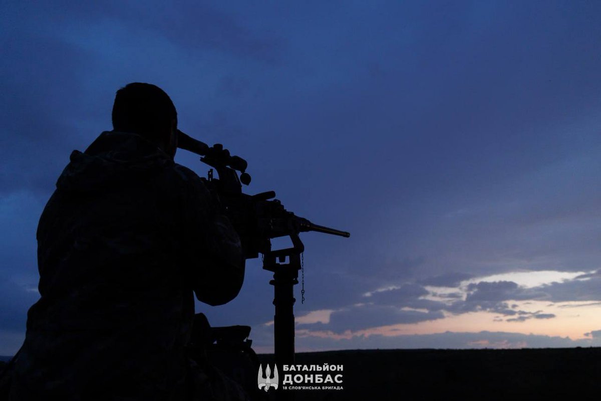 DefenceU's tweet image. Good night!
Ukraine&apos;s air defenders continue their work to protect our people. 

📷: Donbas Battalion