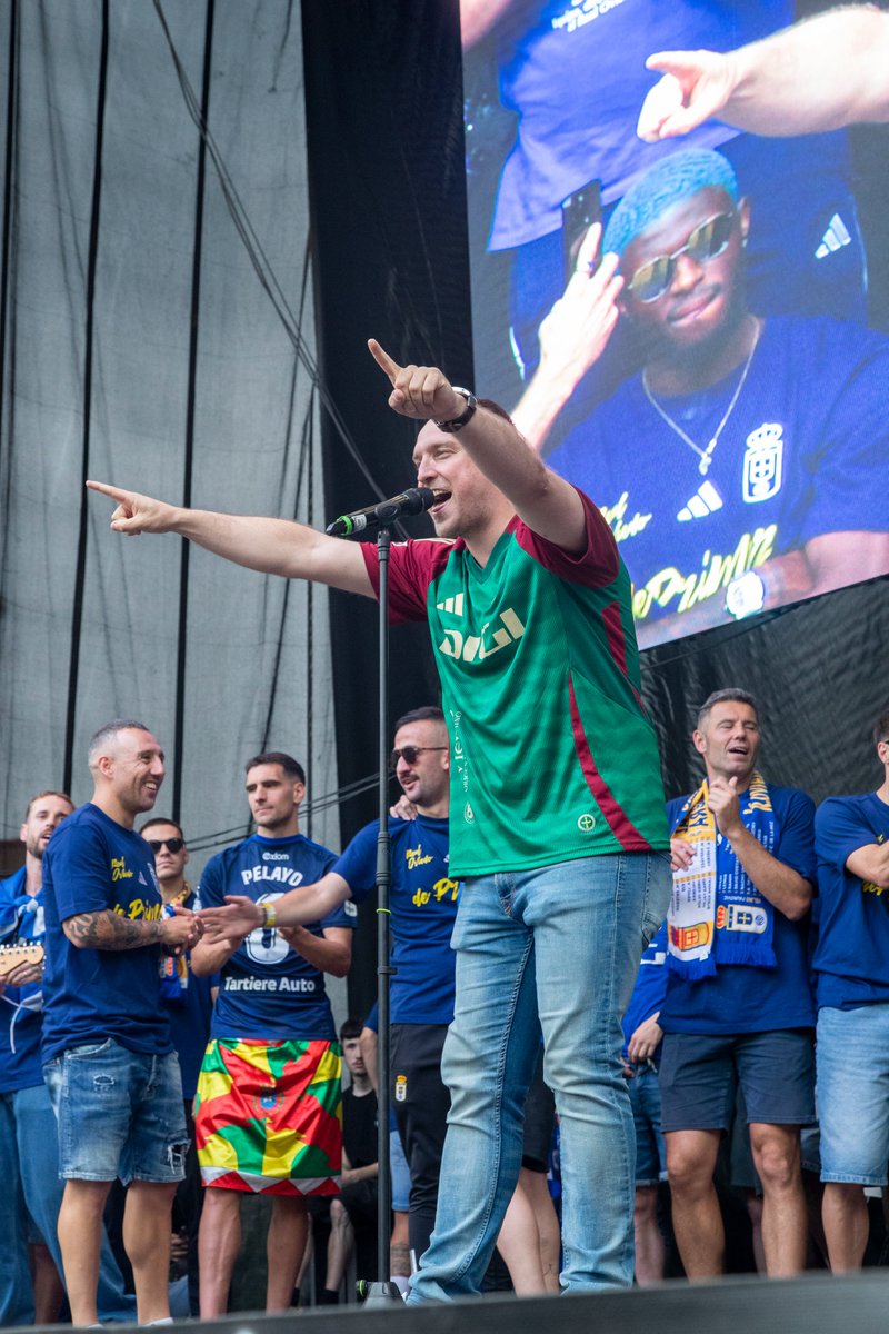 RealOviedo's tweet image. 𝐒𝐨𝐲 𝐝𝐞𝐥 𝐎𝐯𝐢𝐞𝐝𝐨, 𝐲𝐨 𝐟𝐮𝐢 𝐮𝐧𝐨 𝐝𝐞 𝐞𝐥𝐥𝐨𝐬 🎶
𝟑𝟎 𝐦𝐢𝐥 𝐯𝐨𝐜𝐞𝐬 𝐠𝐫𝐢𝐭𝐚𝐧𝐝𝐨 𝐪𝐮𝐞 𝐯𝐨𝐥𝐯𝐞𝐫𝐞𝐦𝐨𝐬 🎶

#OviedoSiempreDePrimera 
#HoyEsReal 
#RealOviedo 🔵⚪