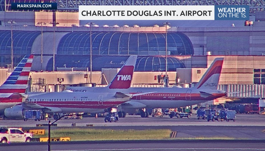 eastwx's tweet image. Fellow aviation nerds.... check this out @CLTAirport this morning! Very cool!