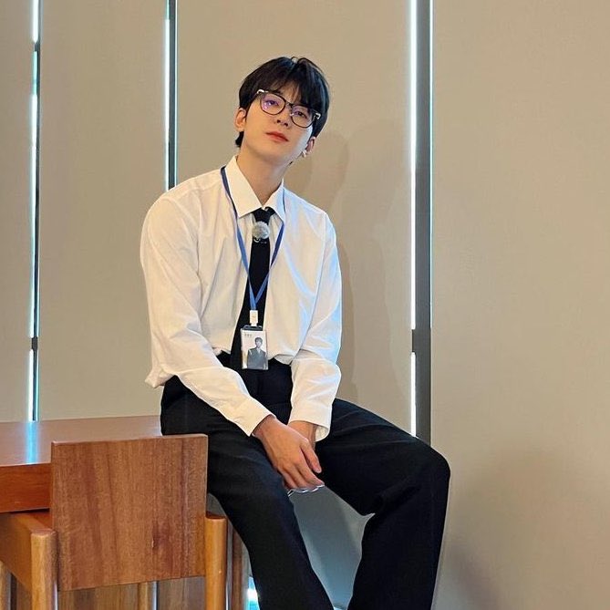 minwonaissance's tweet photo. — like because, love despite (a #minwon tagalog fic) 

two young, overworked corporate assisstants hatch a plan to get their demanding and workaholic bosses off their backs by setting them up 

link: https://t.co/ADpoNkpcRZ (59k word count) — finished 

🏷️ friends to lovers https://t.co/HGJOQ2AXhA