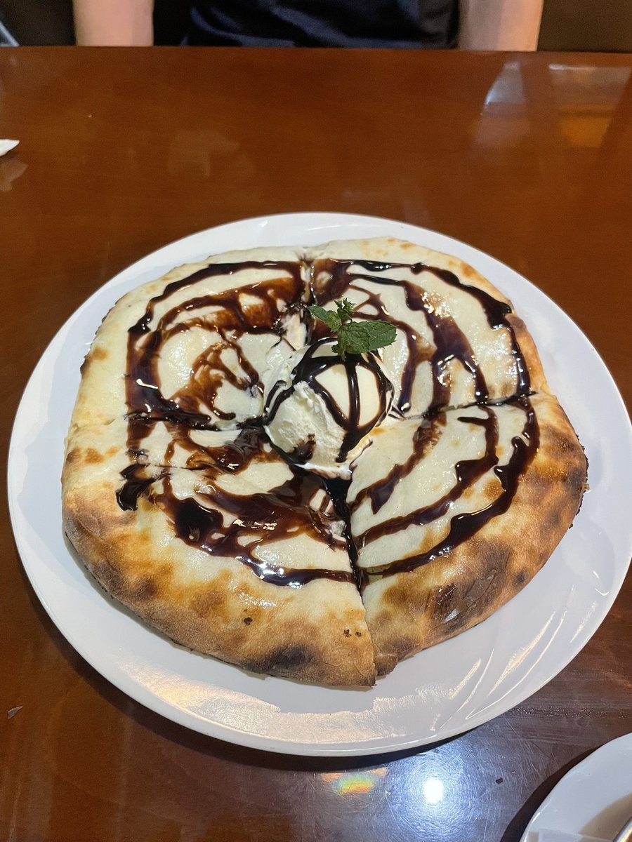 kore3_ASA's tweet photo. @Araruizu これは
一昨日たべた
チョコチーズナンバニラアイス添えです💁‍♂️ https://t.co/6tDqCUM3ah
