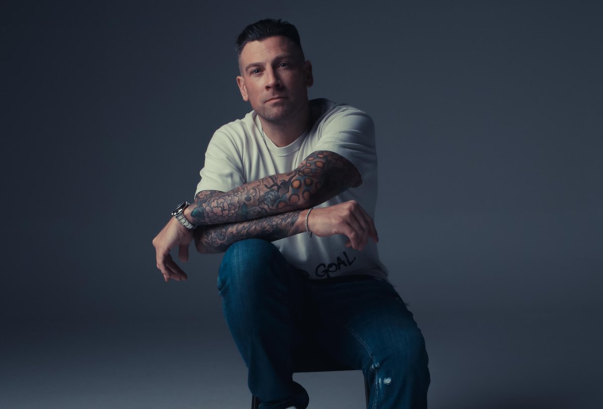 When the beat drops and it’s Famous When Dead Records’ #CASHONLY. Genre-blending vibes that hit differently. 'Move Slow’ ft Maisie Mae' Out Now!

Get all the details here: afrotrax.com/cash-onlys-fam…