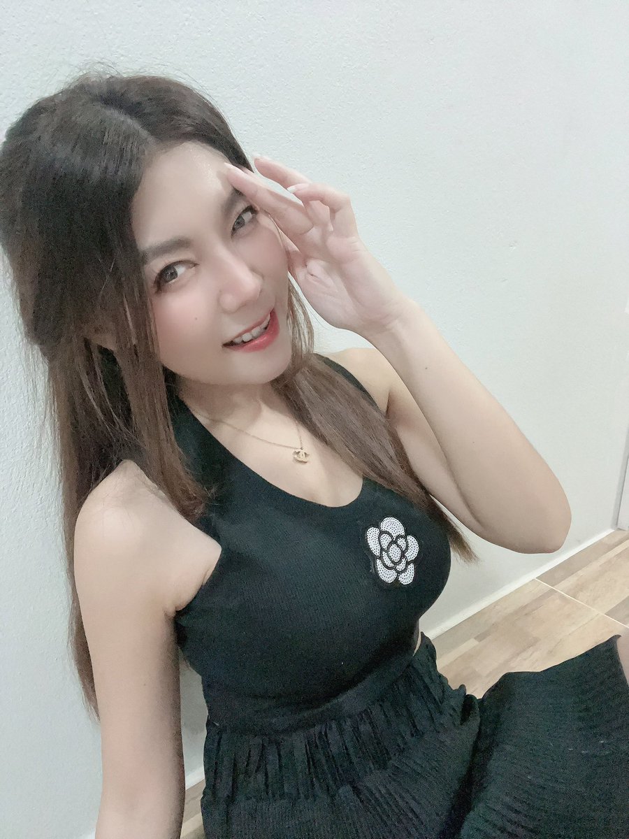 DegreesDiff's tweet image. ฟ้า🌩️หลังฝน☔️ ย่อมถนน💦เปียกเสมอ #ตะกี้นี้เร้ย
fb: จิ้ม 👉🏻facebook.com/share/19WkRR3V…
ig: จิ้ม 👉🏻 instagram.com/diff_difff?igs…
tt: จิ้ม 👉🏻tiktok.com/@sodadiffdiff?…