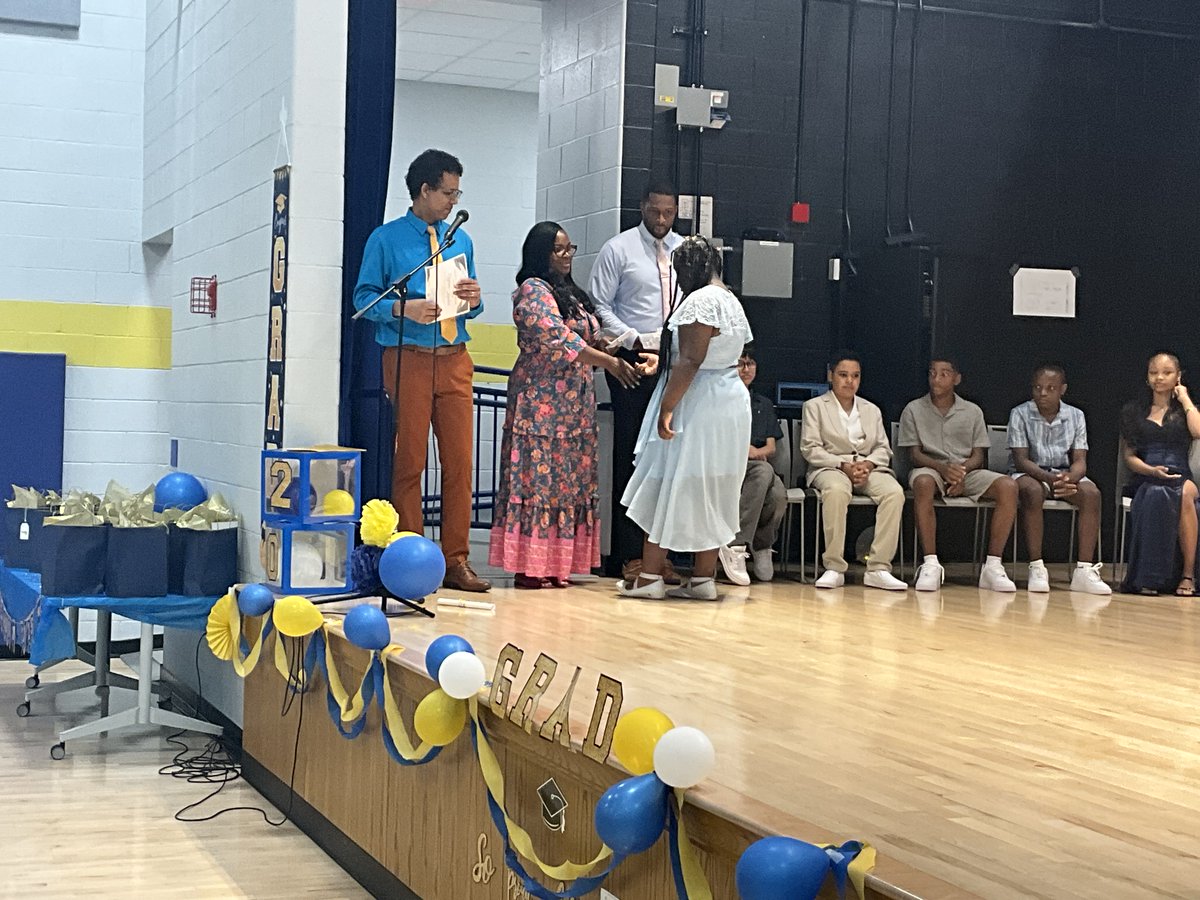 Congratulations to our Cleveland 7th grade Graduating Class of 2025! What a great ceremony for a dynamic group of students. The first 7th grade moving up ceremony in the new multipurpose room! So great to be home! #goodtogreat #movingintogreatness
youtu.be/_fya6yiPkoM?si…