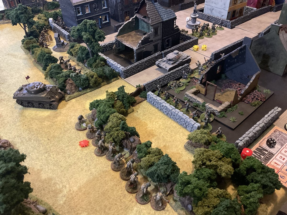 Oldwargamer's tweet image. The Yanks reach the bocage and the town fighting begins. 
#ChainofCommand #28mm #WWII