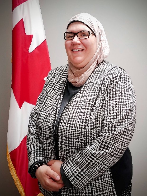 PirateNewz's tweet image. La Nouvelle boss de Santé Canada.
1. Elle est zéro en santé.
2. N’a pas eu le poste pour sa compétence.
3. Coche plusieurs cases du DEI :
✅ Femme
✅ Obèse
✅ Musulmane
✅ Gauchiste
✅ Climato Anxieuse
✅ Pro Palestine
Elle va gagner 300 000$ par année.
Le 🇨🇦 de Charney…