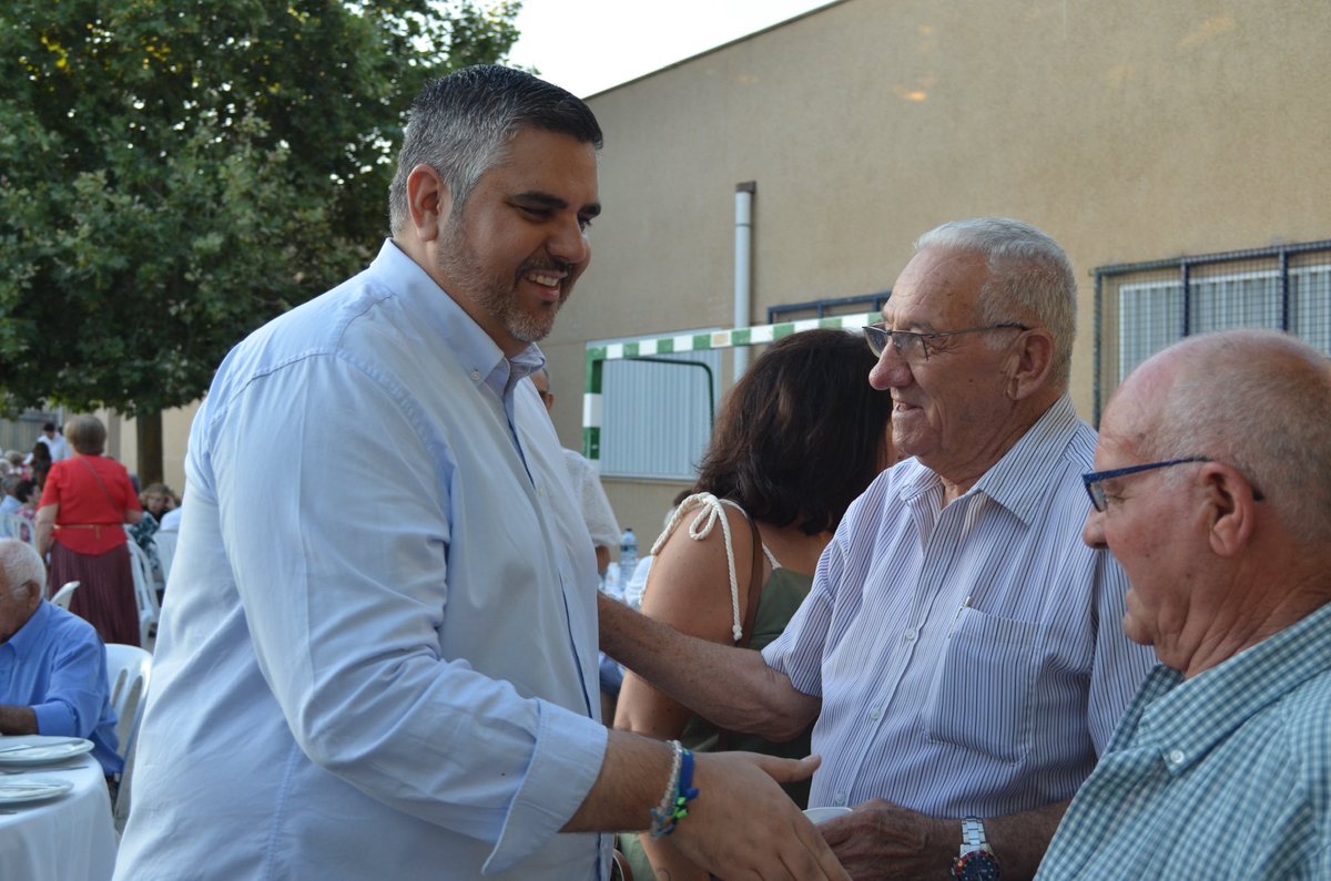 Cena homenaje a nuestros mayores en la #FeriaLasLagunas2025

Gracias a tod@s por los abrazos, los besos y el cariño que siempre nos mostráis y que nos llenan de energía para seguir trabajando por #Mijas y su gente