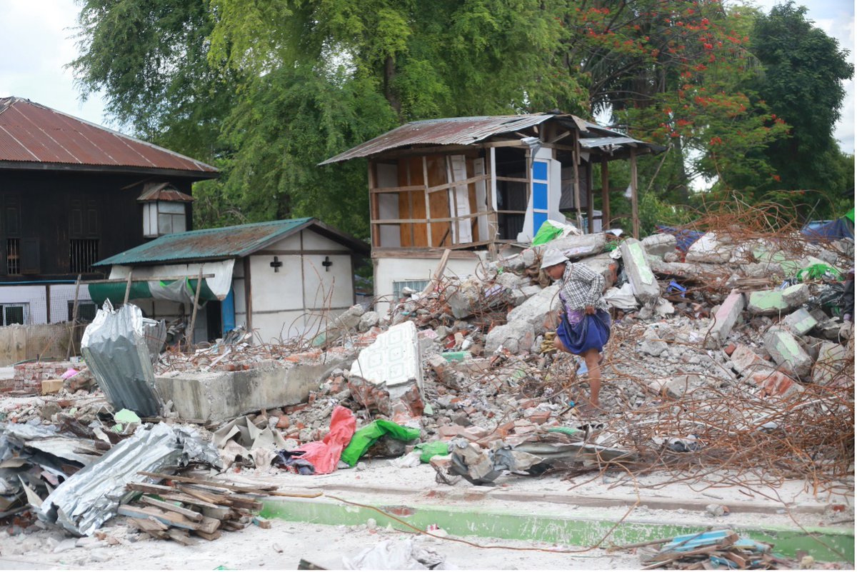 ICRC_LawPolicy's tweet image. 📸 Photographing Humanity in #Myanmar
3 months after the earthquake, resilience, solidarity, and quiet dignity emerged through the rubble.
This photo story captures humanity in crisis and the power of coordinated #humanitarian response.
Read more: bit.ly/4no9W5k