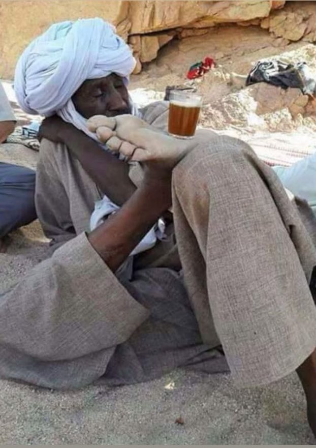 « A nafata e wuro a nafata e laddè , an deedado o , gijjè en e miñè en fof blablabla … » 

Moi habitué à ça :