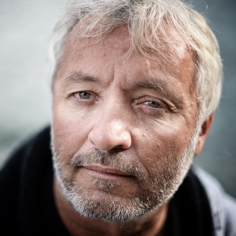 Yvan Bourgnon, un navigateur soucieux de sauver les océans ? 
La façon dont les gens - et en particulier les médias - continuent de croire à cette escroquerie intellectuelle est stupéfiante. 
Mais les choses sont en train de changer... 
Un thread 📷1/9
<a href="/YBourgnon/">Yvan Bourgnon</a>