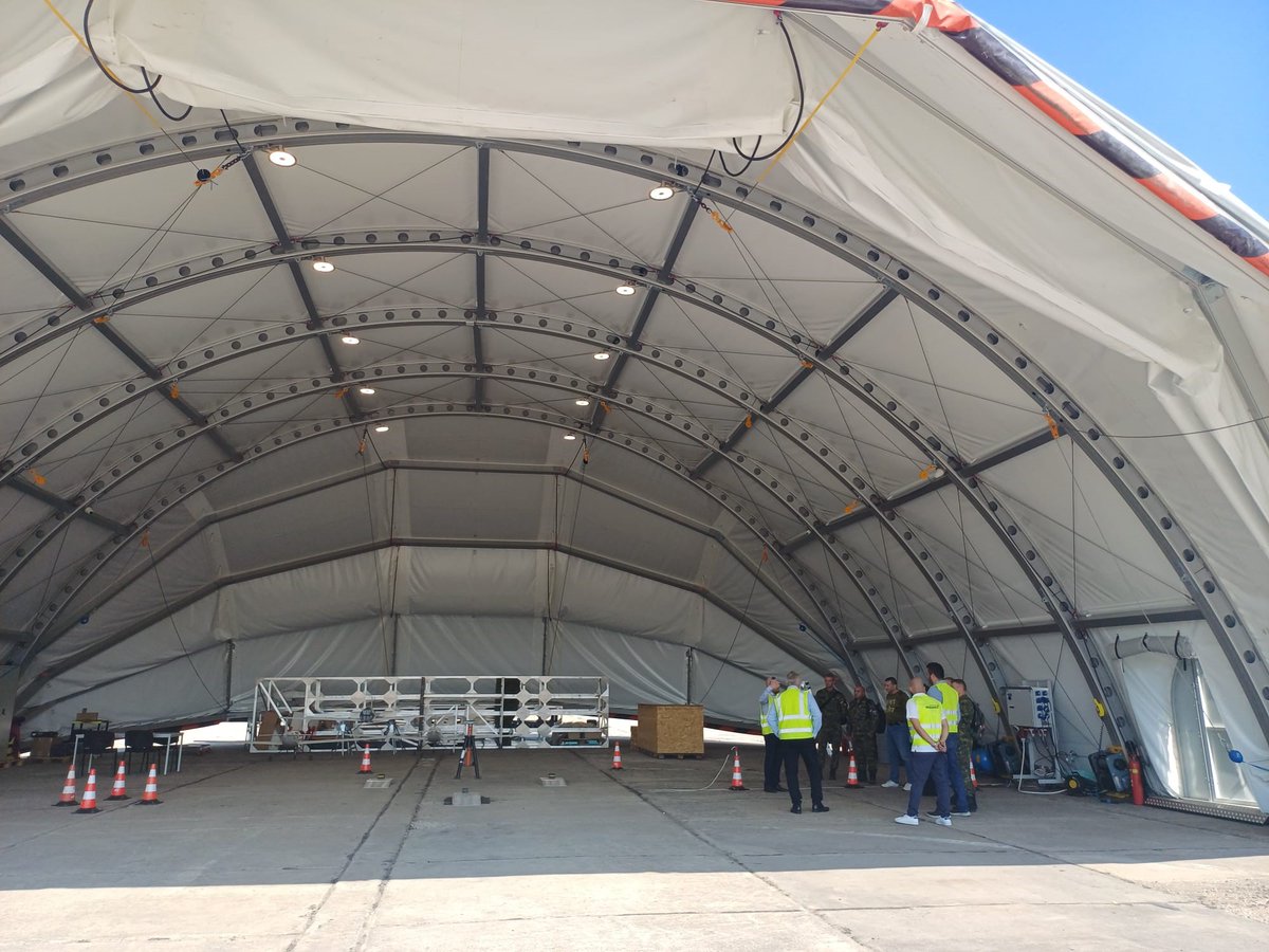 Ambassador Pohjankukka and representatives of 🇧🇬Ministry of Defence attended today a demonstration by  🇫🇮 KT Shelter  - well recognized as a defence sector partner, at one of the company's hangers near Sofia bought by a private company. 👍🚀
#Defence #Security #KTShelter