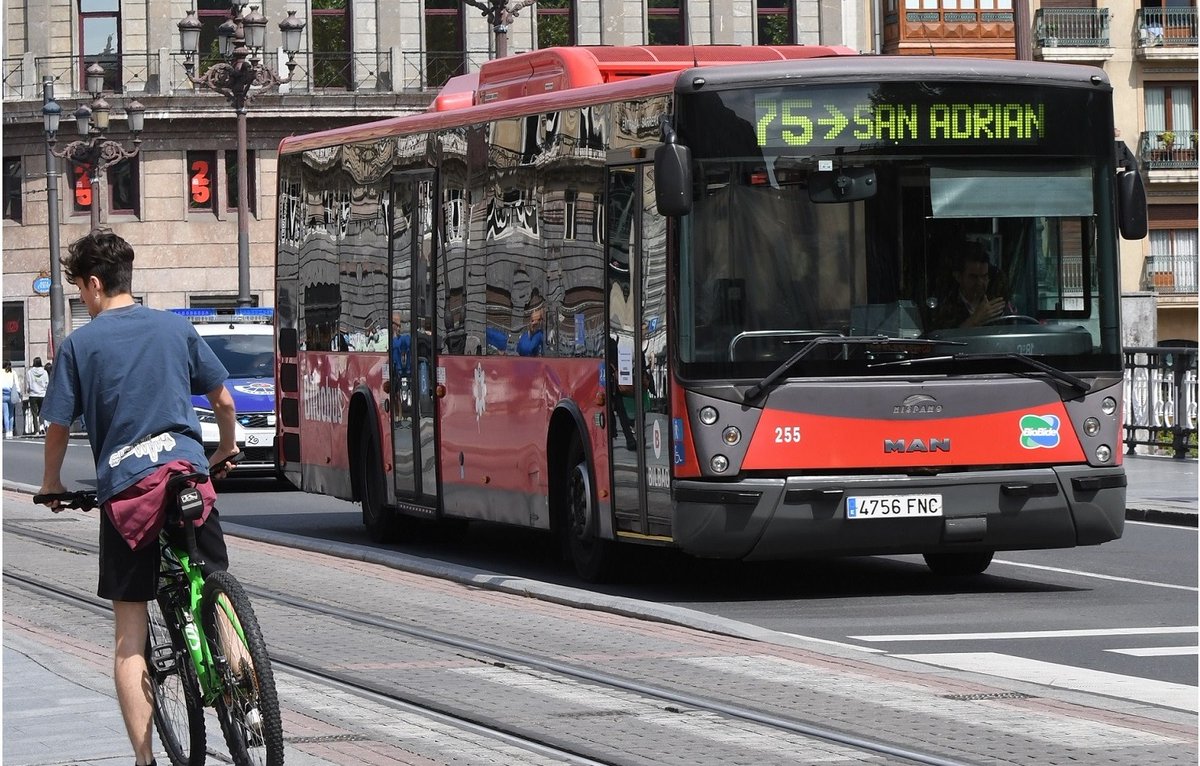 🅱️ Las/os menores hasta 14 años podrán a partir del 1 de julio viajar gratis en Bilbobus y en el Funicular de Artxanda 🔗 labur.eus/jnzxzdkd

<a href="/bilbobus_bilbao/">𝗕𝗶𝗹𝗯𝗼𝗯𝘂𝘀 🅱🚌</a> <a href="/FuniDeArtxanda/">Artxandako Funikularra - Funicular de Artxanda</a>