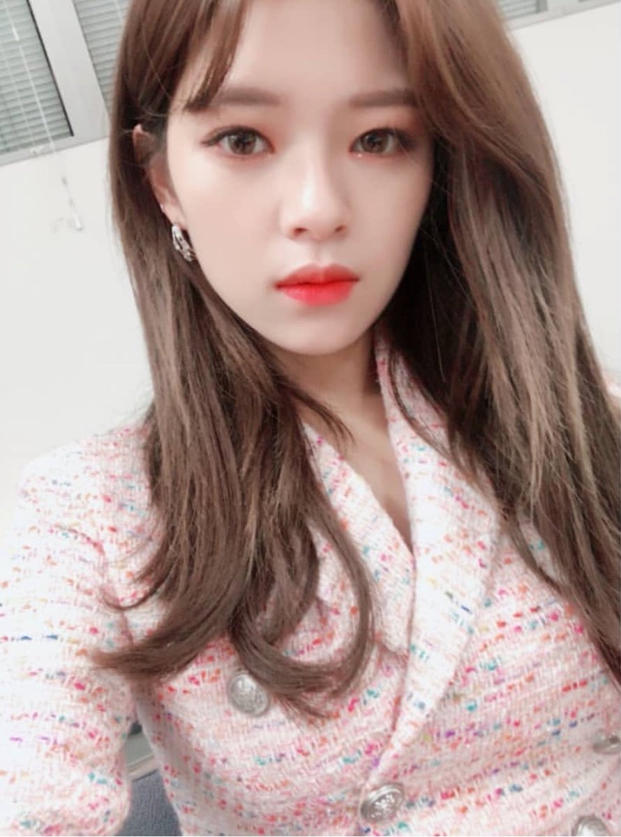 #JEONGYEON
