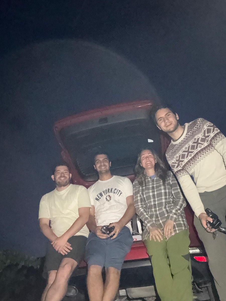 GREM_UdL's tweet photo. Primera nit de mesures de potencial en vinyes a l'experiment de cobertes vegetals i encoixinats orgànics a @olivera_coop 💪🔦
Gran equip, bona recerca! 

First night of measurements of water potential in our cover crop and organic mulch experiments in vineyars. @Agrotecnio https://t.co/zILIQGAS3B