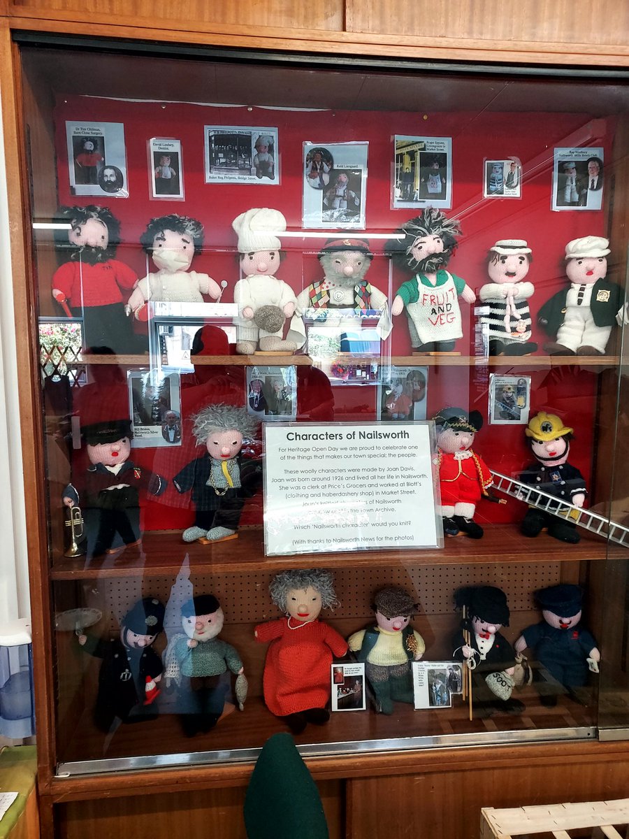 Seriously, I wanna live in a town like this. 
Nailsworth knitted local folk. 
Cotswolds summer tour 2025.