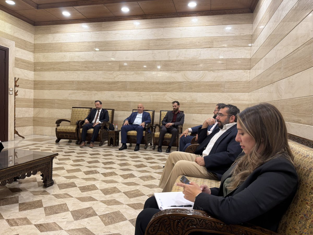AliaNatafgi's tweet image. كان لمنظمة التحالف السوري الأمريكي من أجل السلام والازدهار شرف الاجتماع مع السيد قتيبة إديلبي، مدير إدارة اميركا، والسيد محمد قنطري، نائب مدير إدارة امريكا في وزارة الخارجية والمغتربين السورية.
شكّل هذا الاجتماع خطوة مهمة نحو توحيد المصالح المشتركة وتعزيز الحوار والشراكة مع…