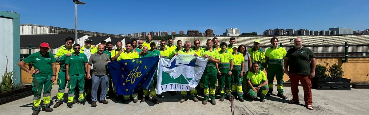 stopcortaderia's tweet image. Hoy compartimos una gran jornada con las cuadrillas del #LifeProject Coop Cortaderia 🙌
✅ Formación en #invasoras , #Cortaderia y restauración
💬 Y recordamos: ¡no estamos solos! +250 entidades en la Alianza frente al #plumero
🌱 ¡Sumamos fuerzas por un territorio biodiverso!