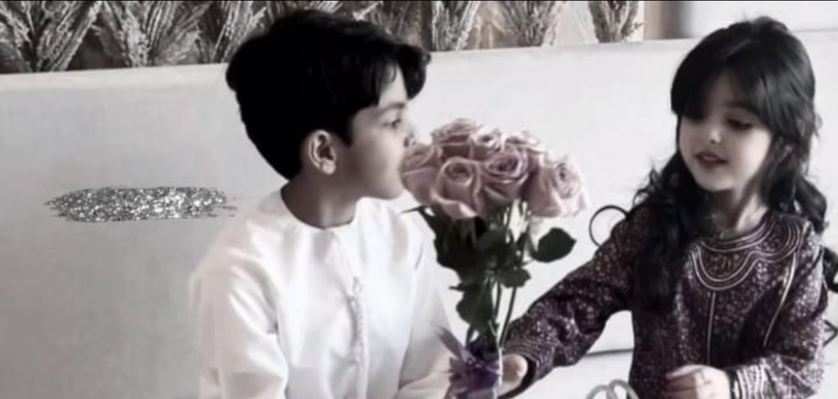 وش هي حياتي دونك ياليتهم يدرون 
انك نصخ مضنونك وانك نظر لعيون😩