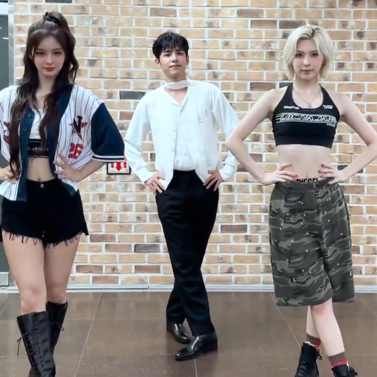 아제발
이거 어디서 봣다 햇는데