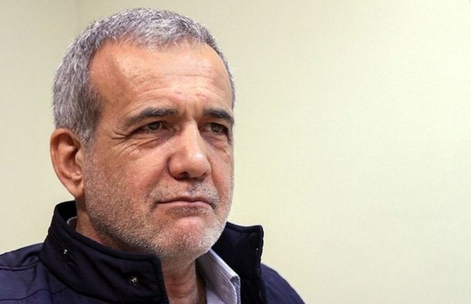 kaveheii's tweet image. نه درگیر پاسخ به هجمه ها علیه صدا و سیما شوید
نه درگیر ترند شدن حسن روحانی شوید
شما شبانه روز فقط و فقط یک سوال را بپرسید
جناب پزشکیان ، جناب عراقچی ؛
دستاورد "مذاکره با آمریکا" چه بود !؟