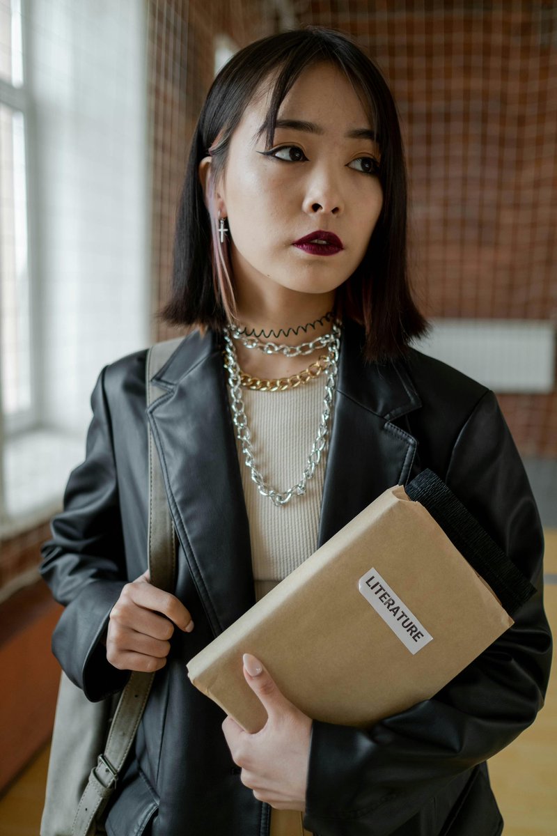 SyncopationLIT's tweet image. Luz has never had a place to belong…until another girl at school introduces her to metal. 

Read Z.D. Dochterman’s short story A Streak of Tigers below:

…copationliteraryjournal.wordpress.com/wp-content/upl…

#metal #music #MetalMusic #shortstory #WritingCommunity #80srock #summerreading