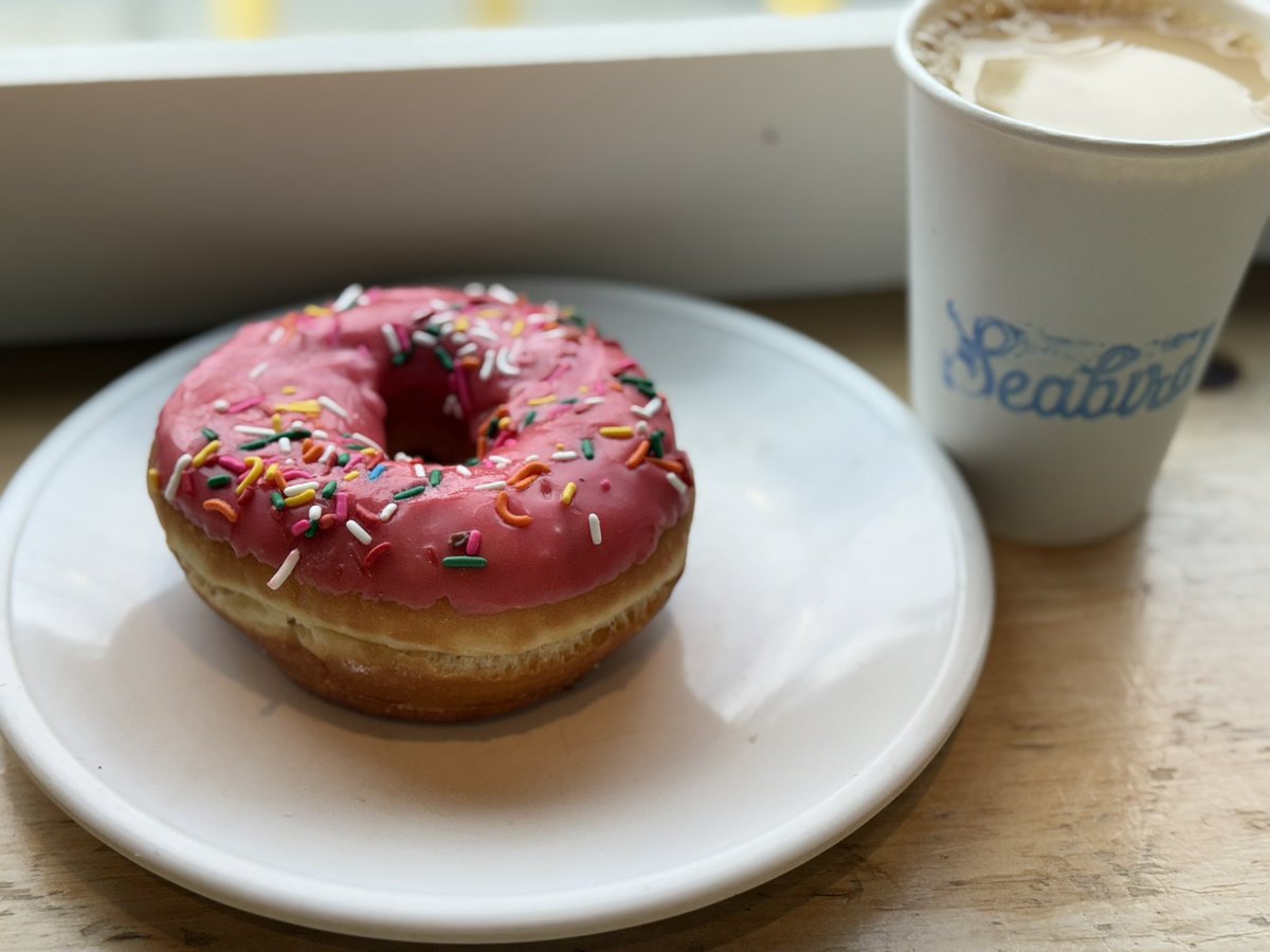 Had to buy this donut 🍩 . I was aesthetically drawn to it for some reason 😋.