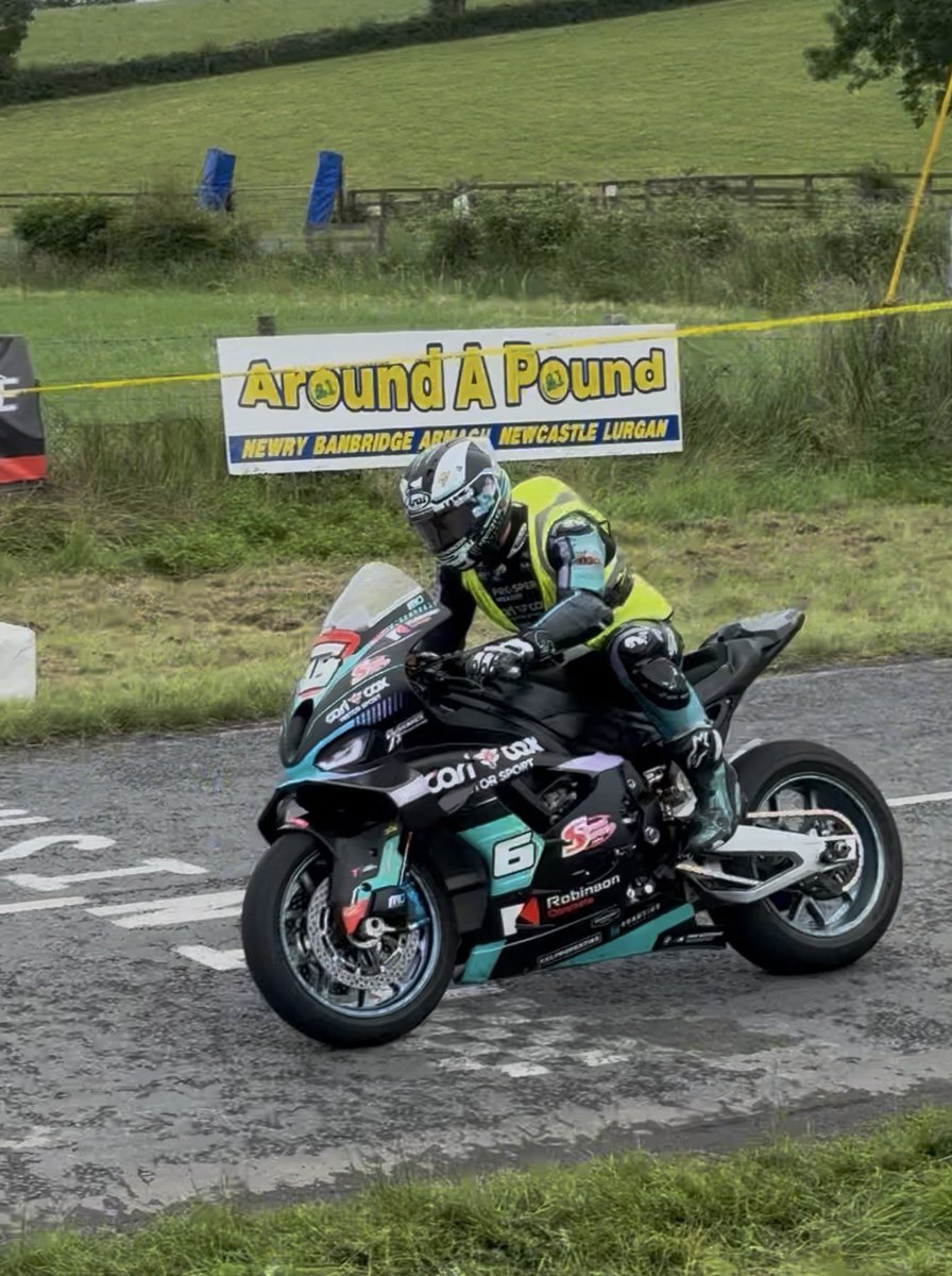 The fastest newcomer in Road Racing?  He’s not loving wearing a yellow bib 🤣 <a href="/Tandragee100/">Tandragee 100</a> <a href="/M_Dunlop3/">Michael</a>