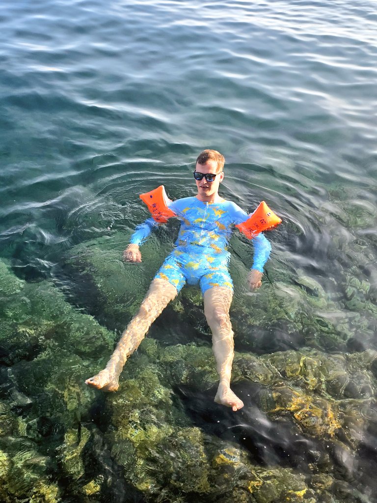 Safety first 🌊🙈
<a href="/Rubys_ABDLove/">Rubys-ABDLove 🔜 Ready2Play Amsterdam</a>  definitely needs them