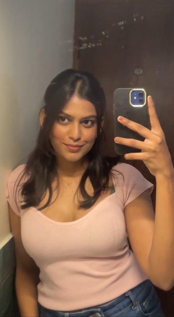 Me and my ex sharing song lyrics...

i am sharing the below lyrics 😉

பதினெட்டு வயது
இளமொட்டு மனது
ஏங்குது பாய் போட
பனி கொட்டும் இரவு
பால் வண்ண நிலவு
ஏங்குது உறவாட

மாங்கனிச் சாறும் செவ்விள நீரும்
மேலும் கீழும் தான் இனிக்க
அதை மீண்டும் மீண்டும் நீ எடுக்க