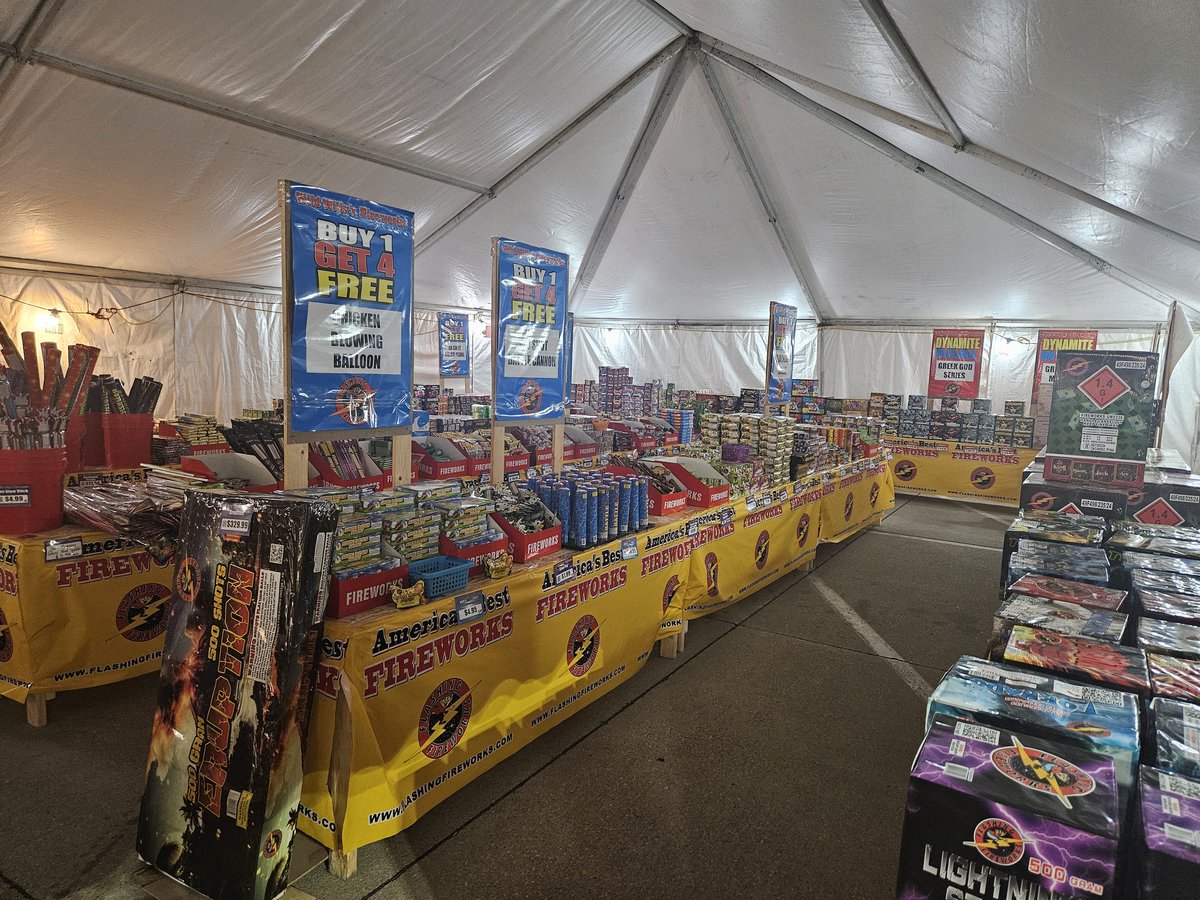 Lakeview_vb's tweet photo. No other fireworks tent has "Buy 1, Get FOUR FREE"! And no other tent supports the outstanding young people who are part of Lakeview Volleyball!

Come see us in the Columbus Walmart parking lot!! #lakeviewvikes. #1Team https://t.co/Ict1sNwvxa