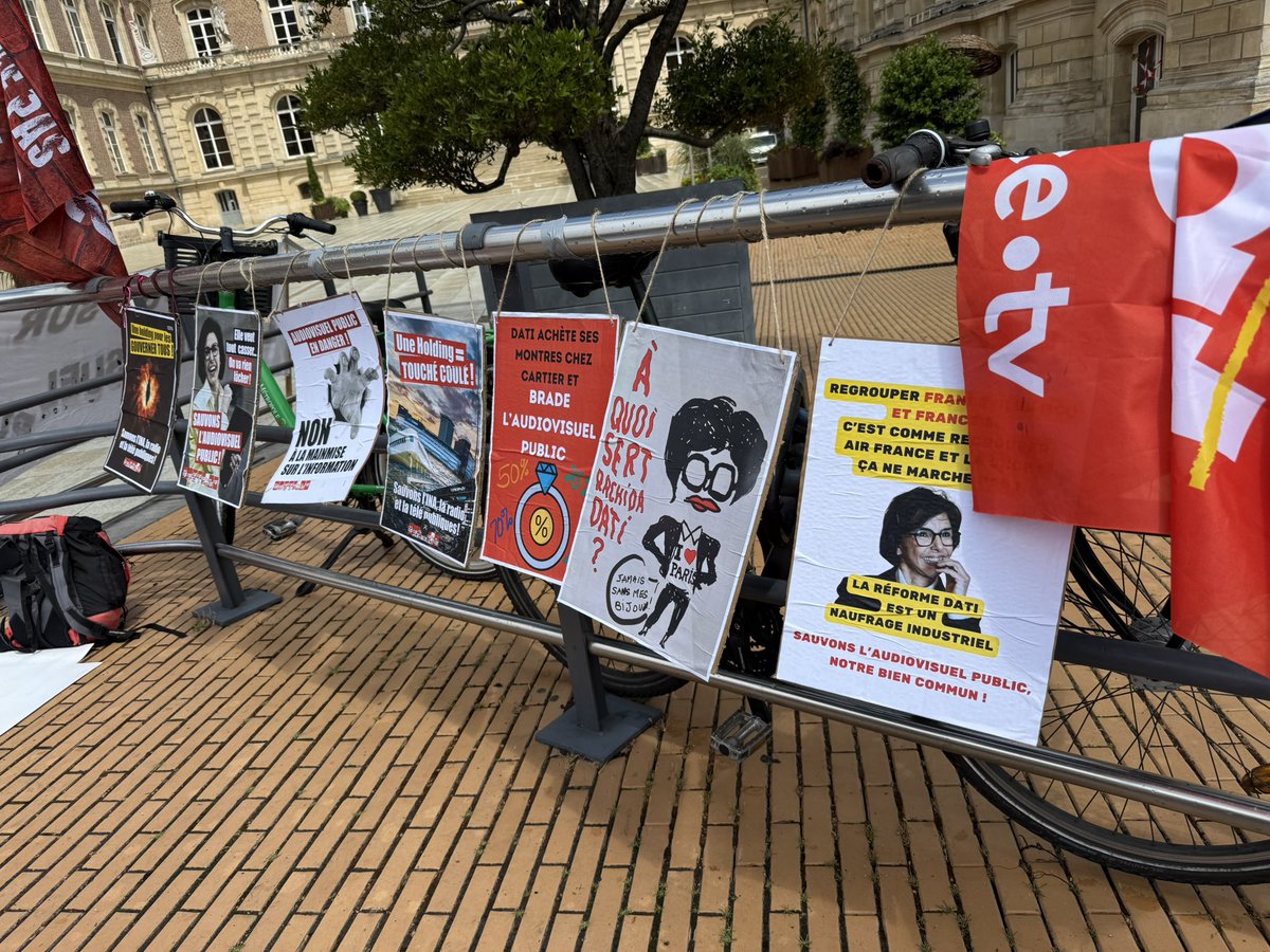 A Amiens avec les salariés de <a href="/F3Picardie/">France 3 Picardie</a> et <a href="/icipicardie/">ici Picardie</a> mobilisés contre la réforme #Dati <a href="/datirachida/">Rachida Dati ن</a> de l’audiovisuel public 

Ce projet de holding est une mainmise sur l’information et l’assurance d’une moindre qualité de l’information de proximité