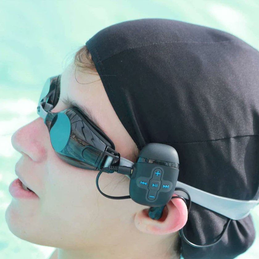 Whether you are planning to laze around in the pool, kick back at the beach, or push yourself through a swim training session, the #Sewobye IPX8 waterproof MP3 player will help keep you motivated and help time pass 😀🏊

prescription-swimming-goggles.co.uk/products/sewob…

 #BeachVibes #PoolLife #SwimGear