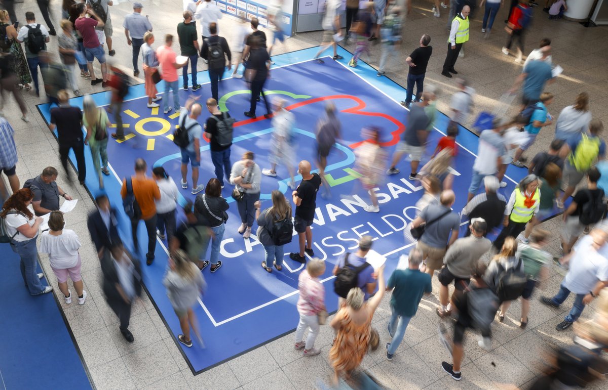 🚐 ¡Se acerca #CaravanSalon2025! Del 29.08- 7.09 en Düsseldorf: más de 700 expositores y 250. 000 visitantes en la feria más grande del ocio móvil.🎯 Descubre autocaravanas, campers, e‑bikes, tecnología "Travel &amp; Nature" y mucho más  messedusseldorf.es/se-acerca-cara… 🎟️ ¿Tienes tu ticket?