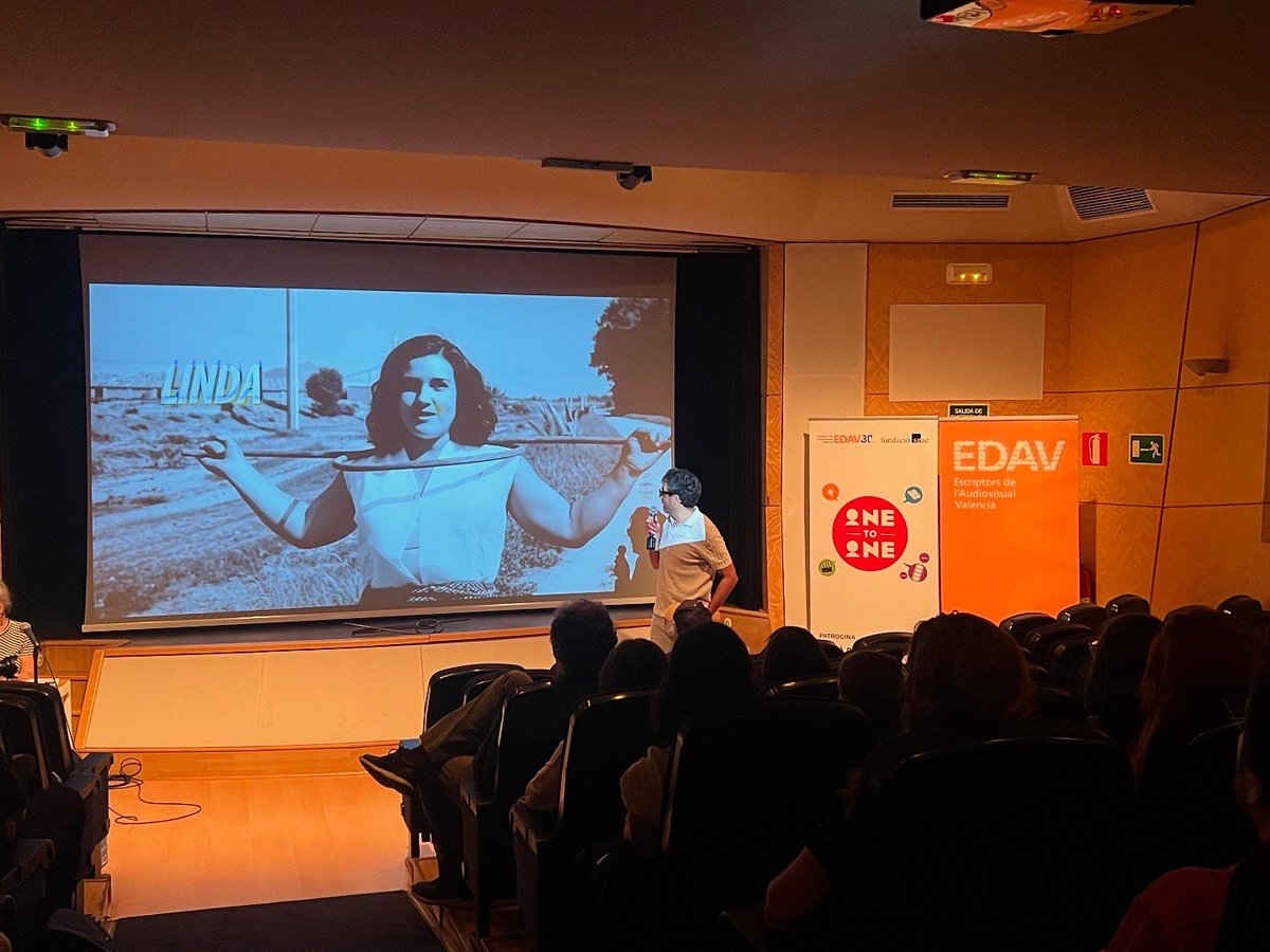 Ahir al PITCH de #OnetoOne 🔸🔸 12 històries preparades per a ser produïdes. 

Grans professionals! 
#EDAV <a href="/fundacionsgae/">PAlHl</a>