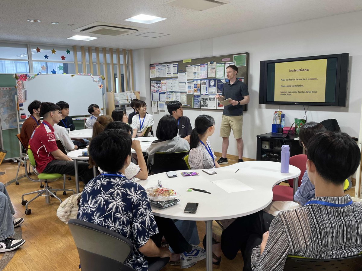 [School event] 
Our graduate school offers English Cafe for our students. They can get together to play games in English and polish your English skills with feedback from a native English-speaking instructor and international students volunteers.
sci.osaka-u.ac.jp/en/news/10699_…