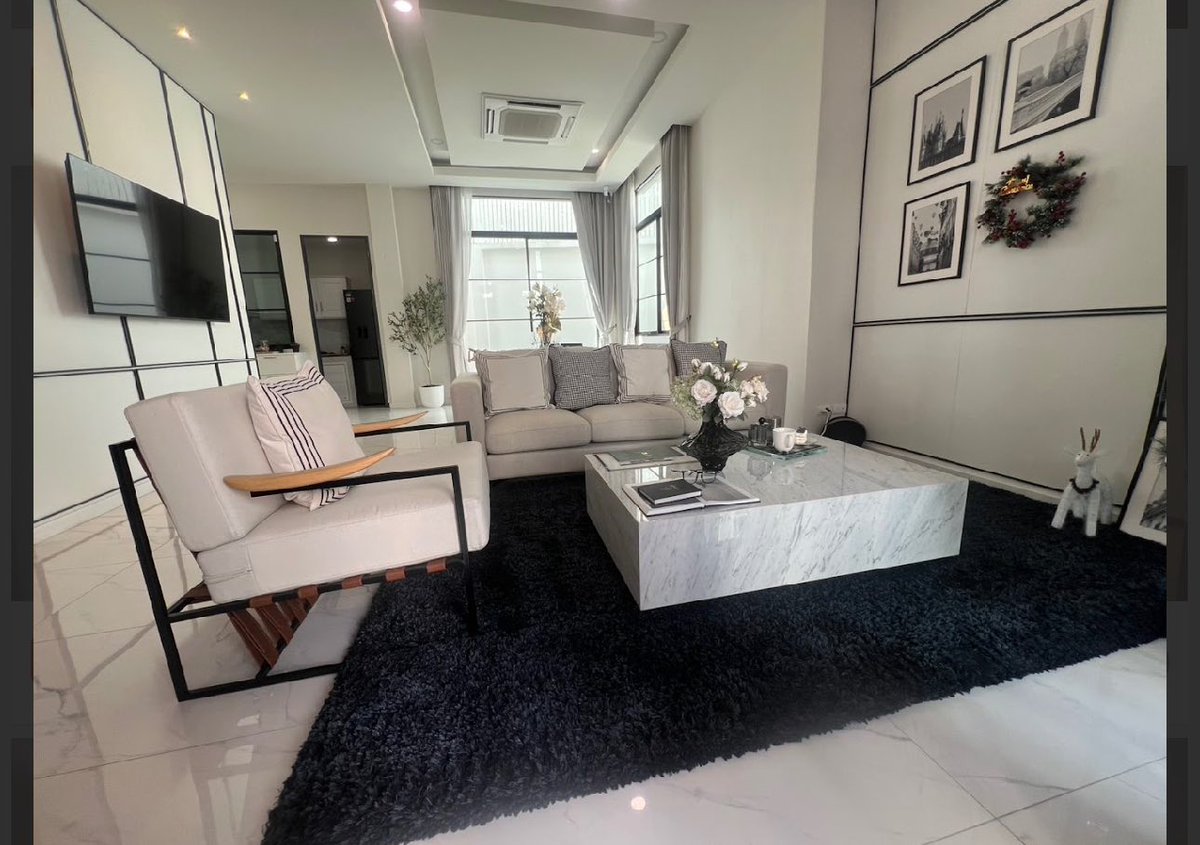 BKKluxhome's tweet photo. 🏡 For Rent: The Master Ekkamai–Sukhonthasawat
3BR, 4BA, 409 sq.m., 4-car parking, maid’s room
Luxury home near Central EastVille | 200K THB/month
Move-in ready
#LuxuryLiving #Ladprao #Ekkamai #BangkokRental #บ้านหรูให้เช่า #ExpatHomes https://t.co/LHdF92bL9i