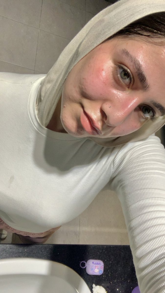 قولت اقولكو سامو عليكو من جيم واقفل 😂😉