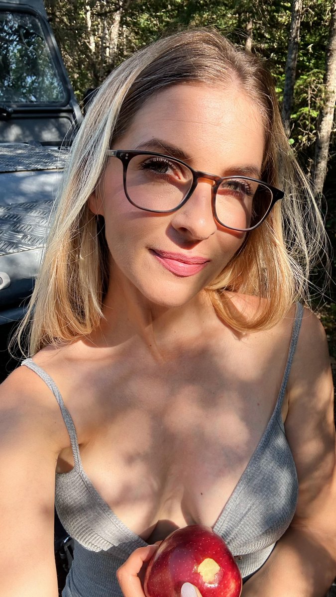 OffroadEm's tweet image. An Apple a day keeps me on the road for some play😉
Another beautiful day with just me and my Defender. 💕