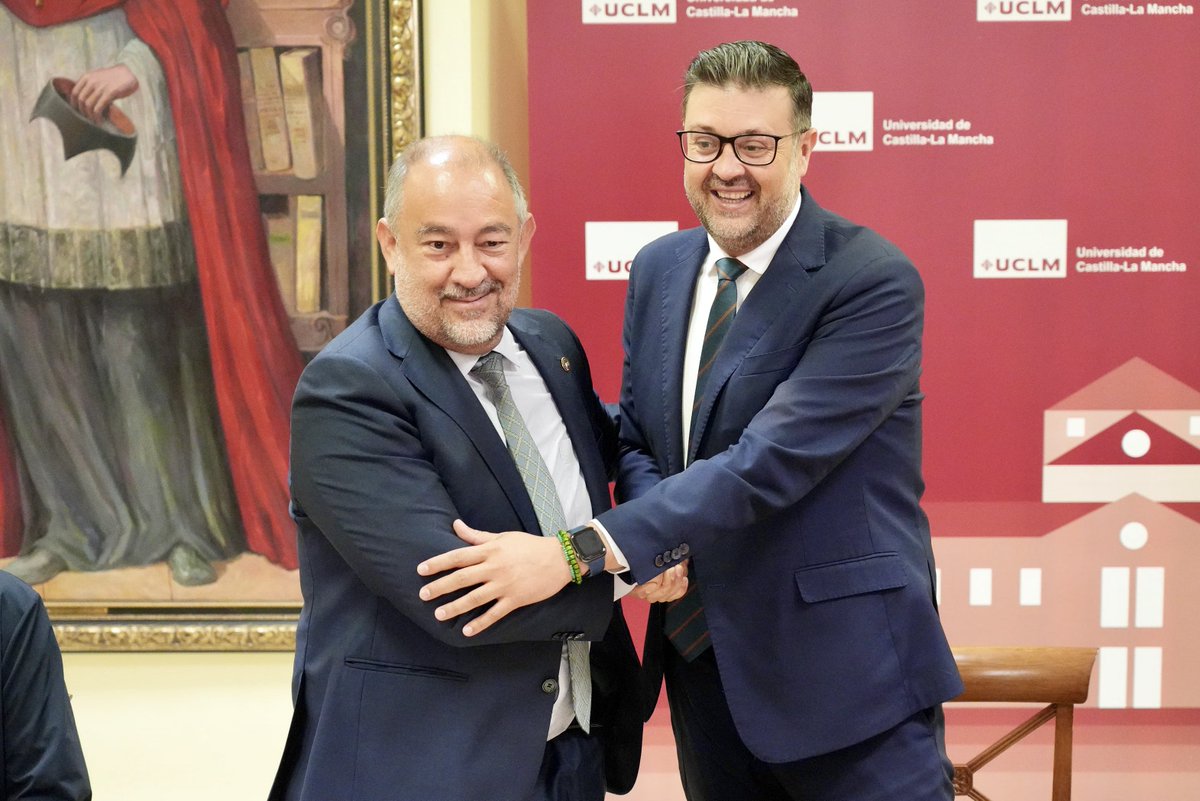 Amador Pastor Noheda (@amadorpastorn) on Twitter photo Hoy hemos firmado con la <a href="/uclm_es/">Universidad de Castilla-La Mancha</a> un convenio que permitirá el reconocimiento de créditos entre estudios universitarios y de técnico superior. Un paso más en la buena colaboración institucional que, a partir del próximo curso, beneficiará a más de 2.500 estudiantes.
<a href="/gobjccm/">Gobierno de Castilla-La Mancha</a> Hoy hemos firmado con la <a href="/uclm_es/">Universidad de Castilla-La Mancha</a> un convenio que permitirá el reconocimiento de créditos entre estudios universitarios y de técnico superior. Un paso más en la buena colaboración institucional que, a partir del próximo curso, beneficiará a más de 2.500 estudiantes.
<a href="/gobjccm/">Gobierno de Castilla-La Mancha</a>