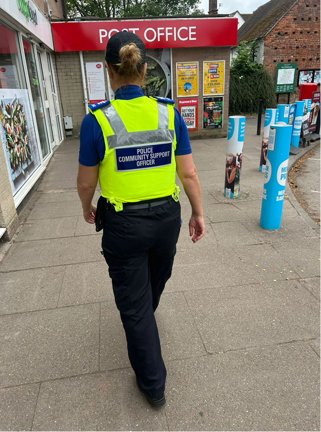 PCSO Carter and PCSO Tooth have been out and about this week in Perton and Pattingham, visiting local businesses 👮🏻‍♀️