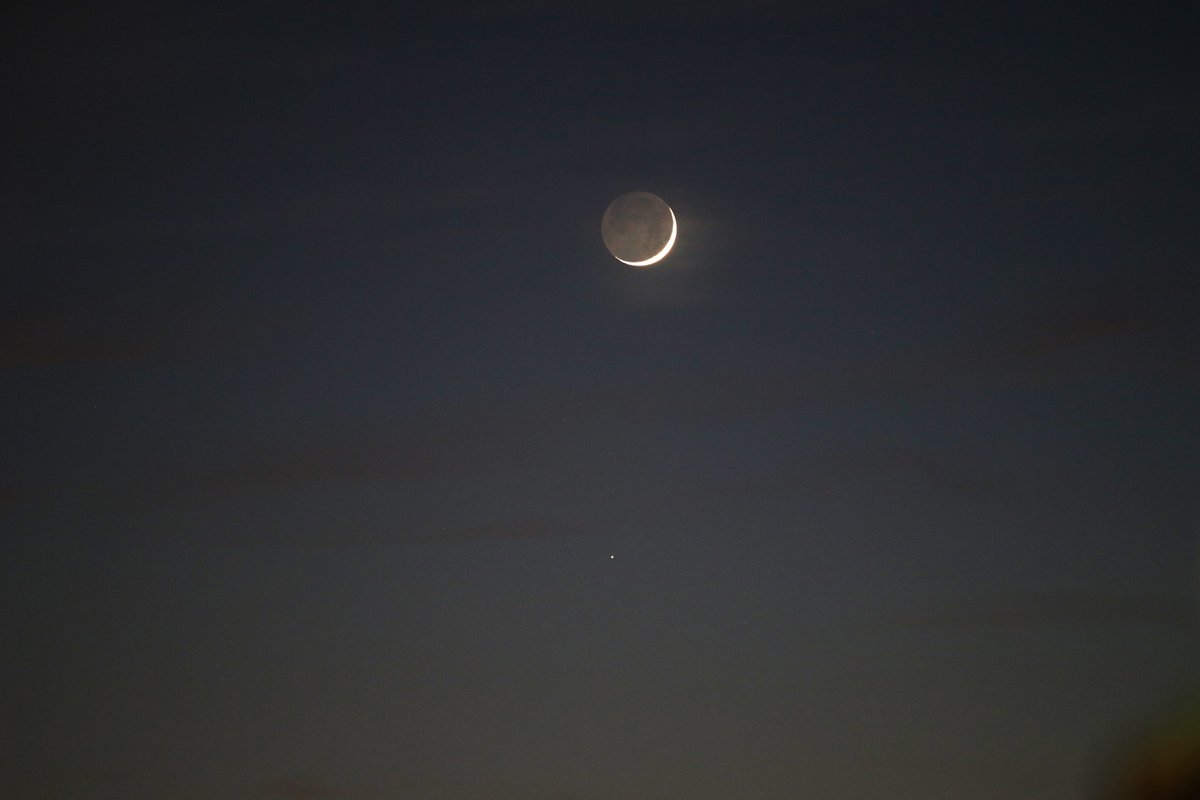 今日の月と水星です
水星も肉眼で見えていました
＃月　＃水星