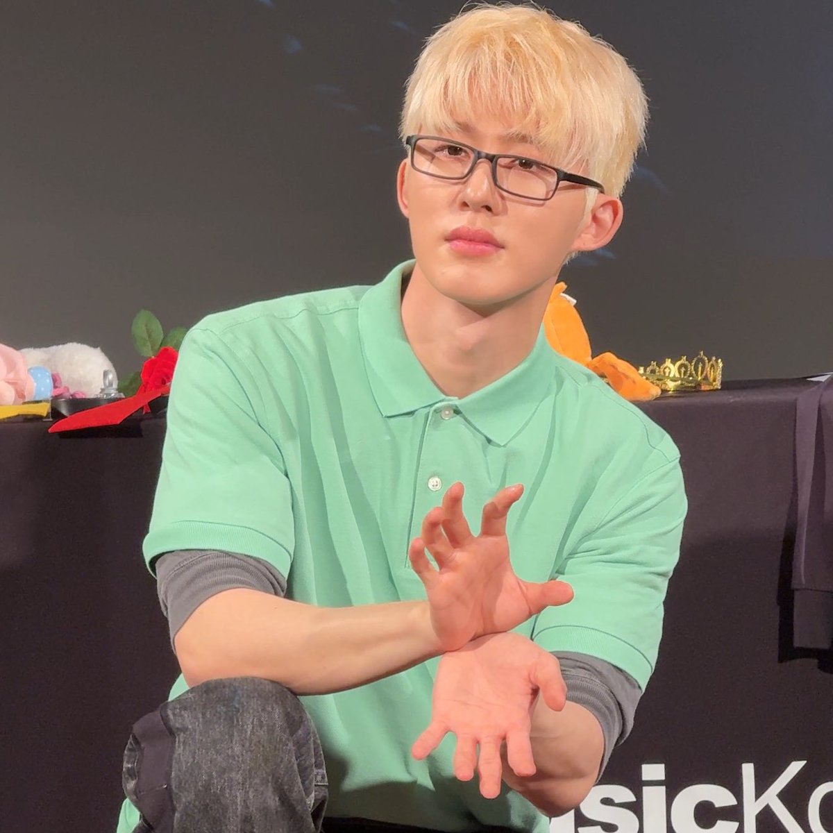 22l096's tweet photo. ㅋㅋㅋㅋㅋㅋㅋㅋㅋㅋ제발 https://t.co/UxwcfLuycI