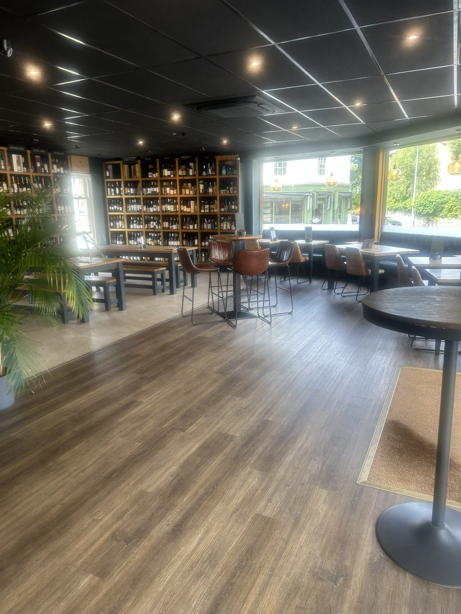 AdrianHarvie's tweet image. Amazing wine shop in the heart of Clevedon - vintage and vine 👌🏻