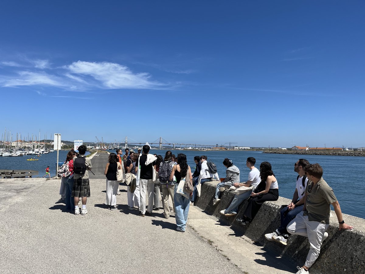 ↘️Aina Gea Reina, Jimena Lupión Holgado, Fernando Márquez Mancilla y Carmen Urbón de la Puebla han obtenido las becas arquia para participar en el Coimbra Architecture Summer Atelier del 30 de junio al 7 de julio

📷Coimbra Architecture Summer Atelier 2024 ©Xavier Castelhano