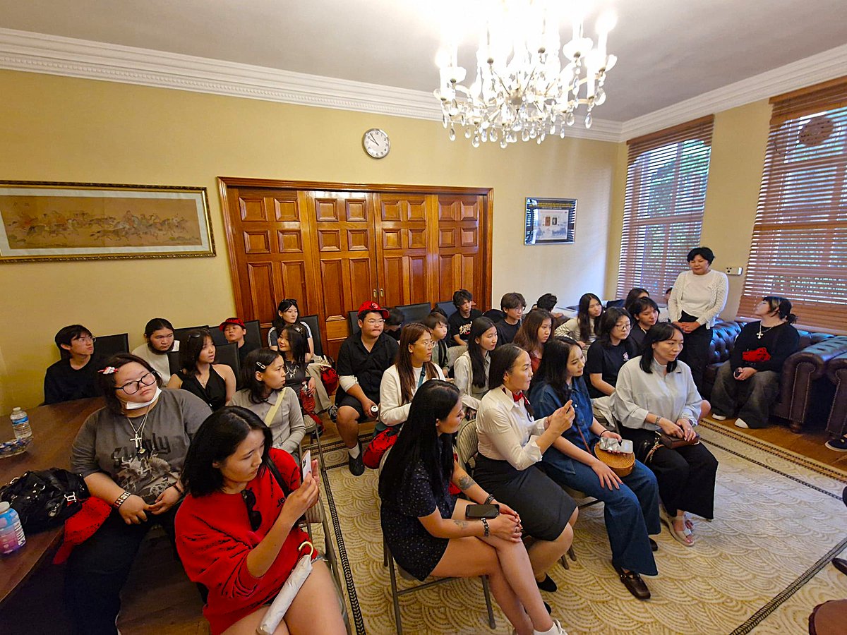 ЕРӨНХИЙ БОЛОВСРОЛЫН СУРГУУЛИЙН СУРАГЧДЫГ ХҮЛЭЭН АВЛАА
🇲🇳 mn.embassyofmongolia.co.uk/5848