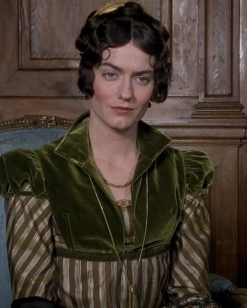 JaneAustenBath's tweet image. Caroline Bingley is seen to wear a variety of extravagant outfits in Pride and Prejudice (1995) 🪭✨
Which is your favourite and why? 🤭
#janeausten #janeaustengifts #janeaustencentre #regency #prideandprejudice #austen250 #prideandprejudice1995 #carolinebingley #annachancellor