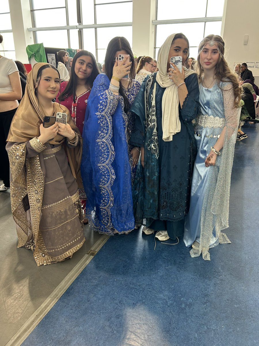 HarrisAcTrips's tweet image. Our @harrisacdundee Culture event was a resounding success this morning. An amazing array of stalls with highly knowledgeable young people and staff and some seriously tasty food thrown in!

Well done to everyone who contributed.

❤️💛💚💙

#Equality