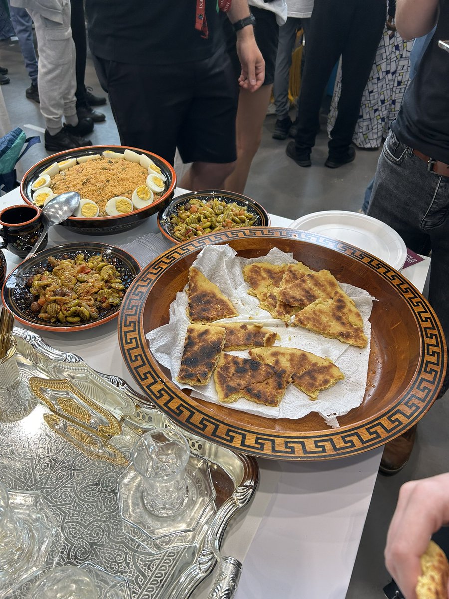 HarrisAcTrips's tweet image. Our @harrisacdundee Culture event was a resounding success this morning. An amazing array of stalls with highly knowledgeable young people and staff and some seriously tasty food thrown in!

Well done to everyone who contributed.

❤️💛💚💙

#Equality